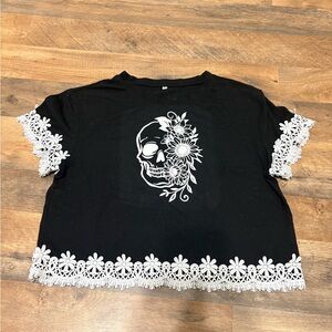 Black Skull Floral Lace Trim Top Small | Boho Gothic Crop Tee